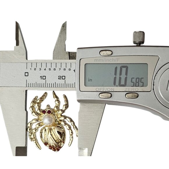 Gold Tone Vintage Faux  Pearl Spider Brooch, Red Rhinestone Pin L876 - Picture 7 of 8